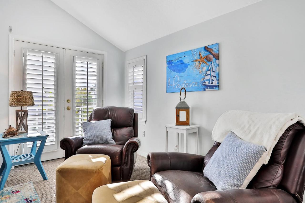 Sol Mate Beach Cottage セント・ピート・ビーチ エクステリア 写真