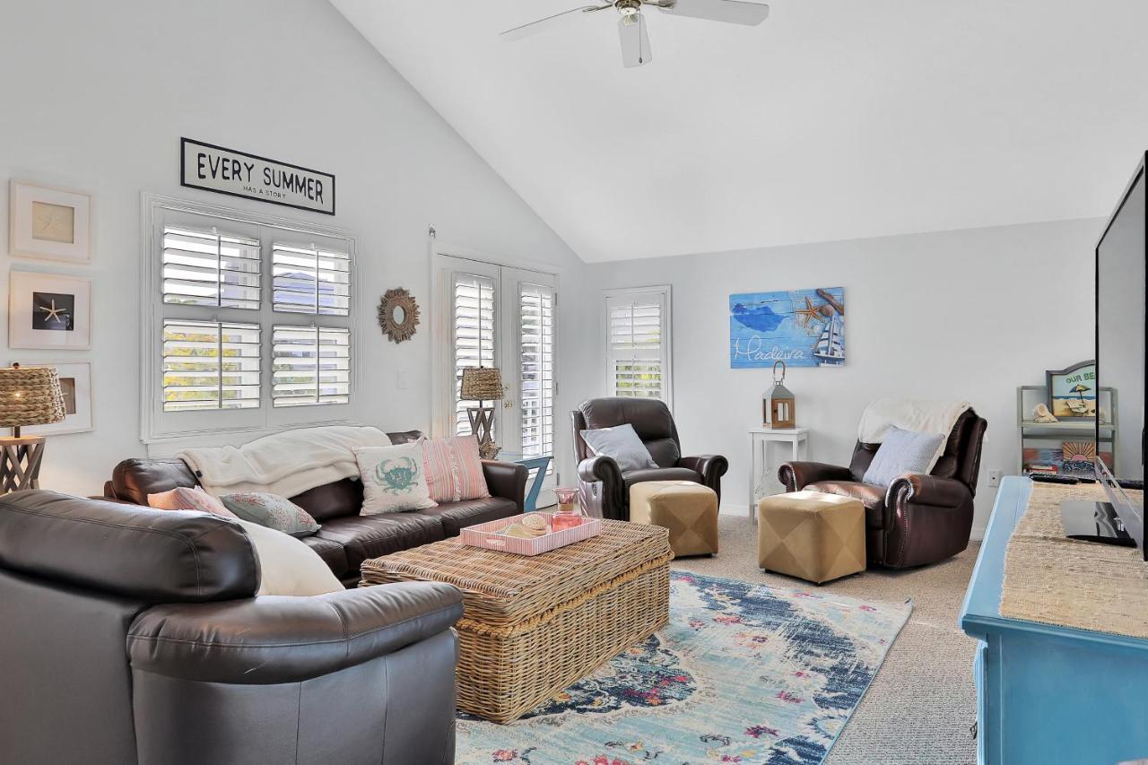 Sol Mate Beach Cottage セント・ピート・ビーチ エクステリア 写真