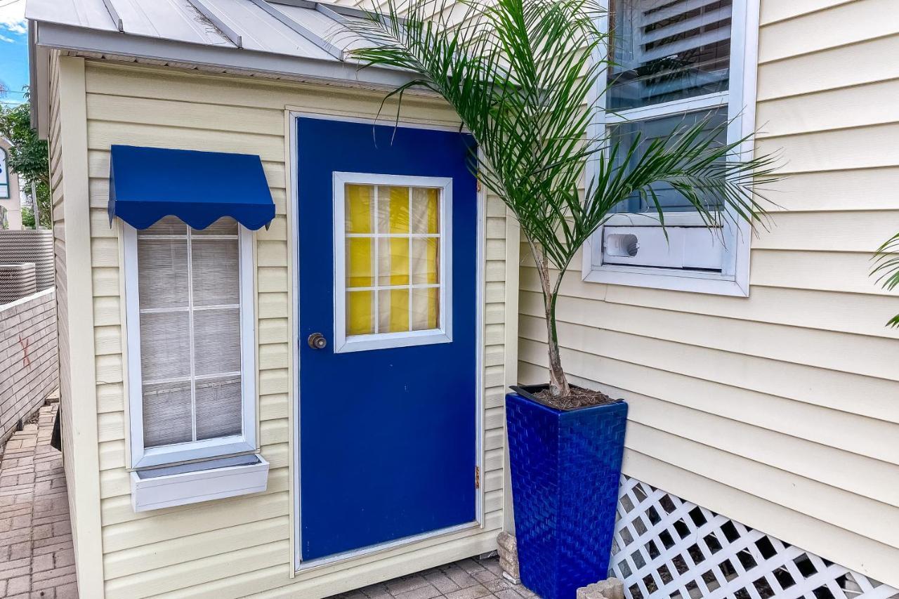 Sol Mate Beach Cottage セント・ピート・ビーチ エクステリア 写真